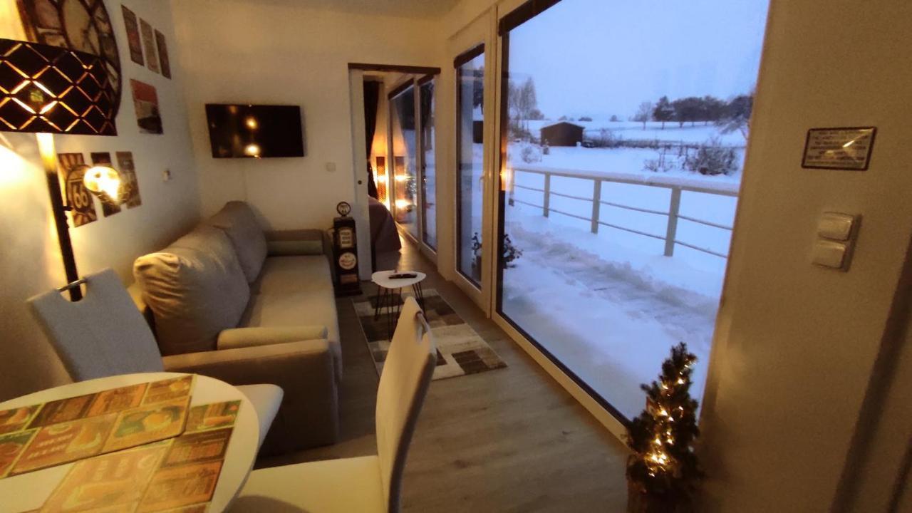 Ranch 66 - Moderni Tiny House Black Swallow Ve Stylu Route 66 Se Saunou A Bazenem Tršice Esterno foto