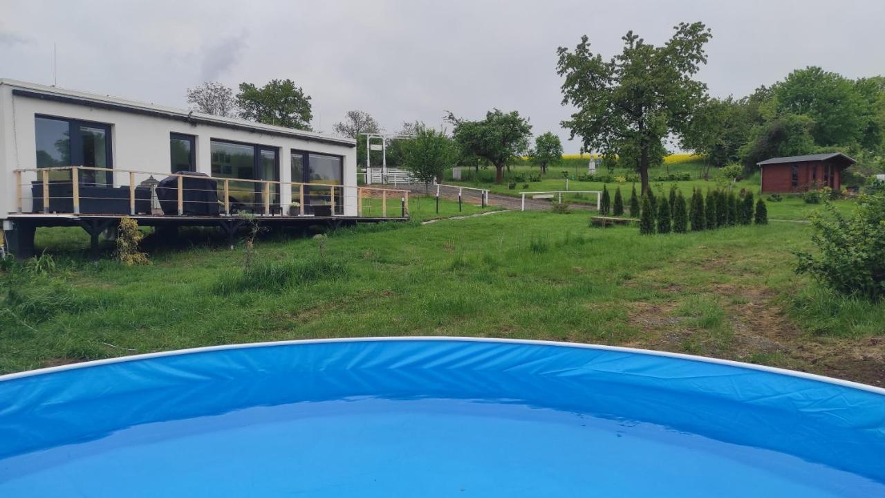 Ranch 66 - Moderni Tiny House Black Swallow Ve Stylu Route 66 Se Saunou A Bazenem Tršice Esterno foto